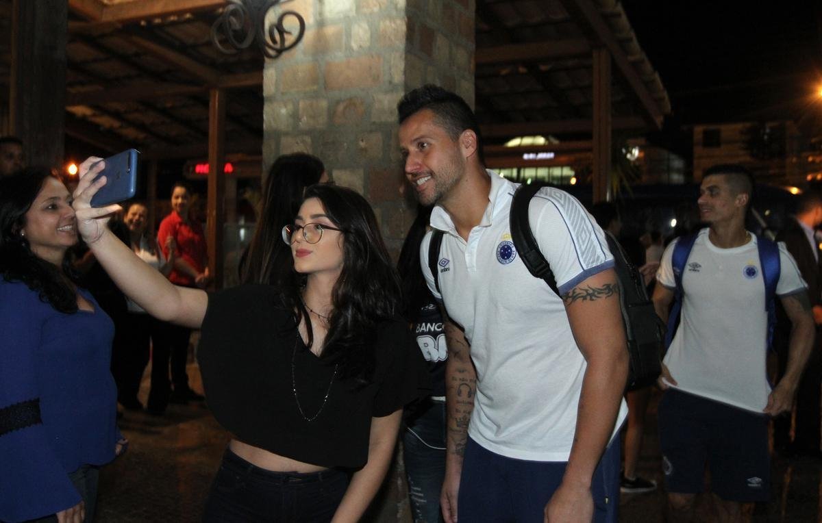 Jogadores do Cruzeiro se reuniram em churrascaria de Belo Horizonte para comemorar o ttulo do Campeonato Mineiro
