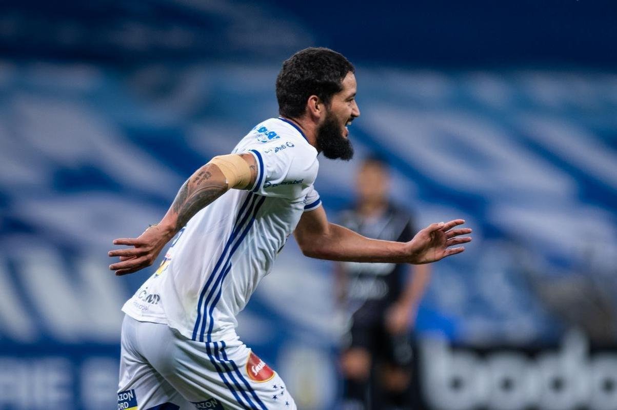 Arthur Cake, 28 anos, atacante. Contratado pelo Cruzeiro em agosto de 2020, ele deixou a Toca em janeiro, em transferncia para o Kashima Antlers-JAP. 