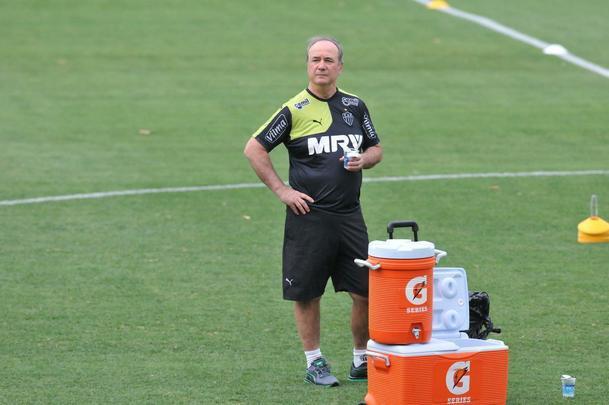 Levir Culpi - Levir Culpi foi o treinador que mais comandou o Atltico no sculo. Ele teve trs passagens no clube (2001 a 2002, 2006 a 2007 e 2014 a 2015) desde 2001. Foram 224 jogos, com 119 vitrias, 46 empates e 59 derrotas. Neste sculo, ele conquistou a Copa do Brasil, em 2014, a Recopa Sul-Americana, em 2014, a Srie B do Brasileiro, em 2006, e dois estaduais, em 2007 e 2015.