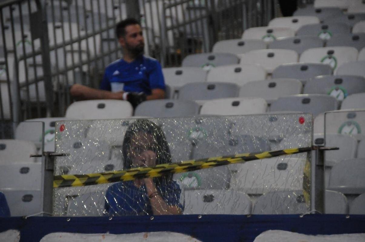 Torcida do Cruzeiro deu show mais uma vez e lotou o Mineiro na partida contra o CRB pela 11 rodada da Srie B