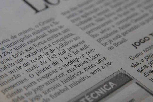 Recorde de p�blico no Mineir�o: p�ginas do jornal Estado de Minas sobre Cruzeiro 1x0 Villa Nova, em 1997. Est�dio recebeu 132.834 pessoas na decis�o do Campeonato Mineiro