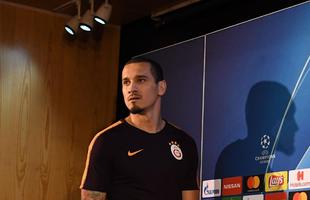 Maicon defendeu o Galatasaray da Turquia na temporada 2017/2018 e em parte de 2019