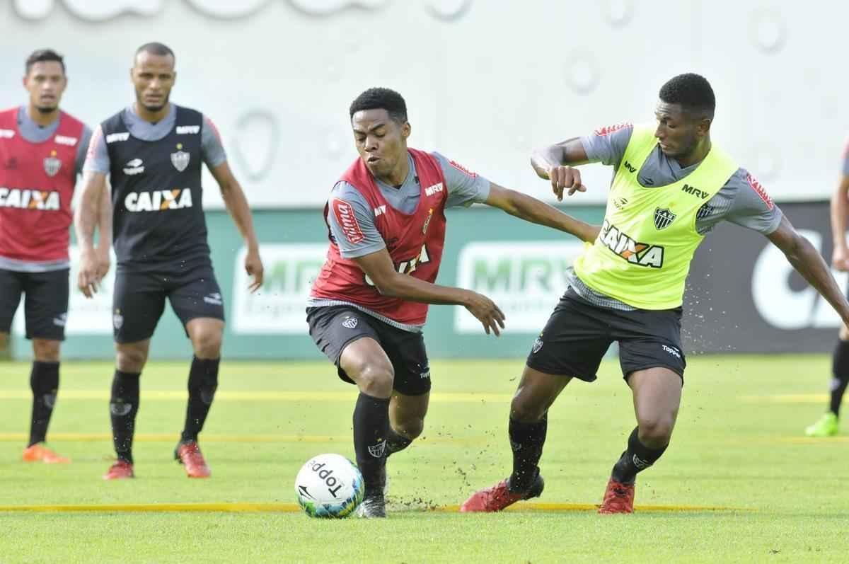 Jogadores que no foram titulares contra o Tombense, no sbado, treinam na cidade do Galo