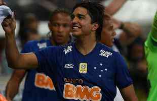 Em 2014, Cruzeiro voltou a utilizar o patch de campeão brasileiro no peito após a conquista em 2013