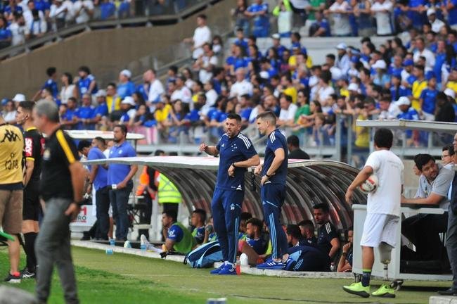 Fotos da torcida do Cruzeiro antes e durante a partida contra o Cricima, neste domingo (4), no Mineiro, pela 28 rodada da Srie B