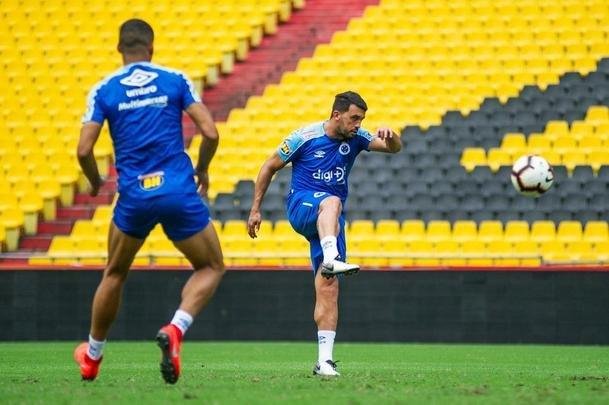 Fotos do treino do Cruzeiro no Estádio Monumental Isidro Romero Carbo, em Guayaquil