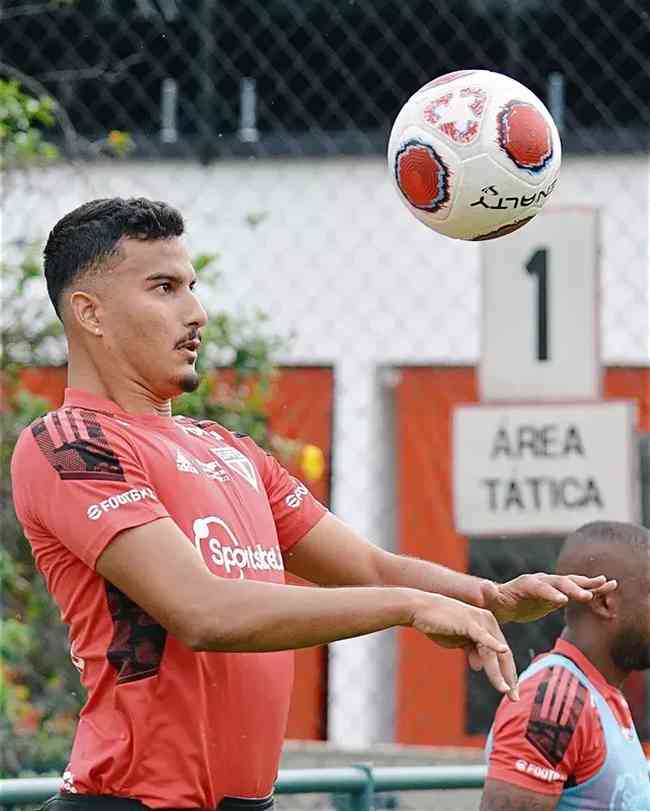 Temos 2 jogadores com pré-contratos assinados para o Campeonato  Brasileiro”, avisa Bentes