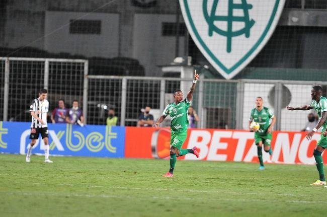 Fotos do jogo entre Atltico e Coritiba
