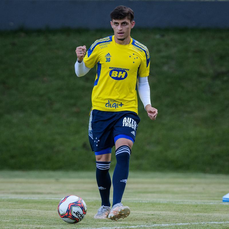 Fotos do treino do Cruzeiro no CT SM Sports, em Londrina, antes da partida contra o Londrina pela Srie B. Duelo ser nesta sexta, s 21h30, no estdio do Caf, em Londrina, interior do Paran