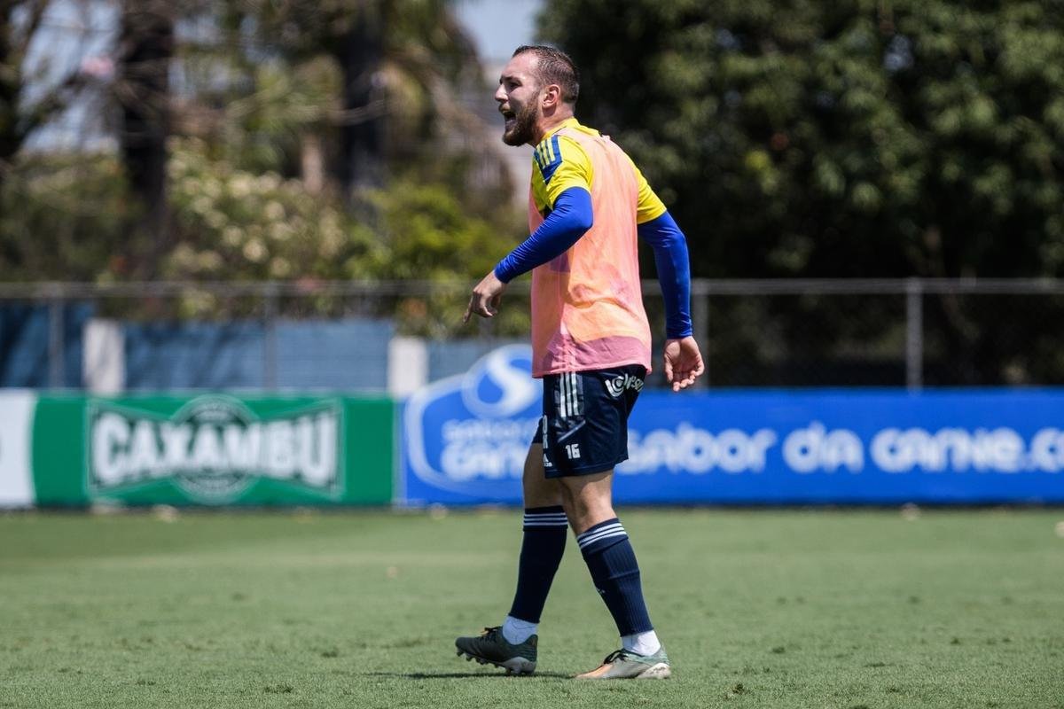 Treino acometeu em clima de descontrao no fechamento da preparao para o jogo deste domingo  