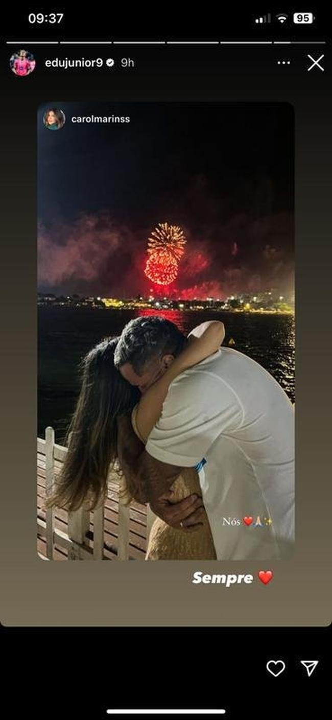 Grande parte dos jogadores do Cruzeiro passaram a noite de R�veillon em fam�lia, enquanto outros optaram por celebrar a virada do ano na praia.