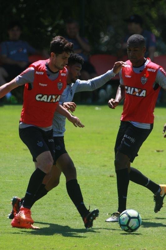 Elenco atleticano treinou, nesta quarta-feira, na Cidade do Galo, visando ao confronto contra o Grmio