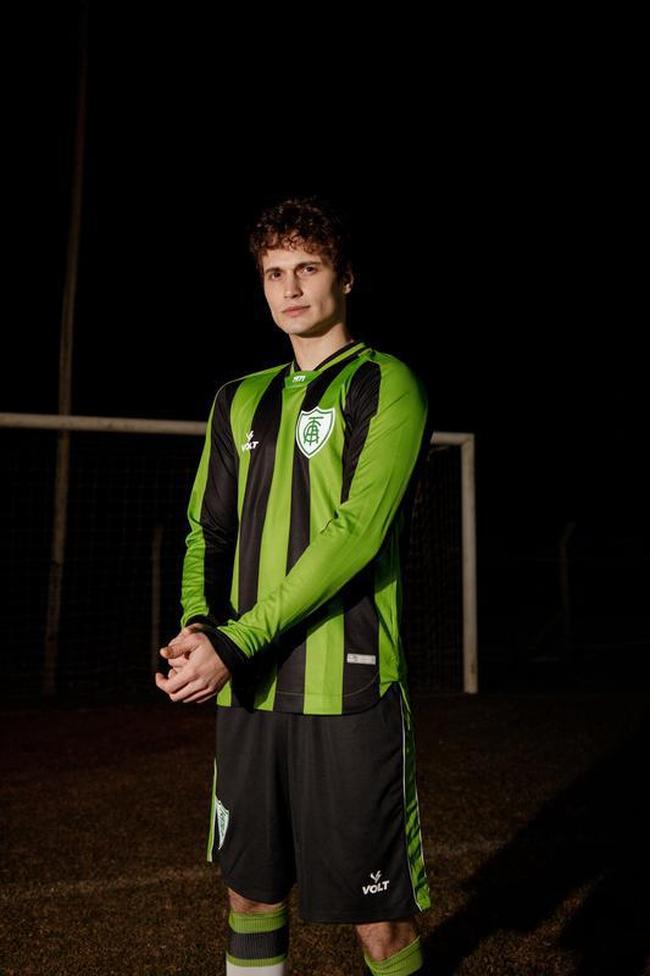 Camisas com mangas longas de Amrica, Botafogo-SP, CSA, Cricima, Figueirense, Remo, Santa Cruz e Vitria