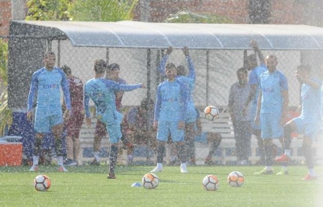 Fotos da reapresentao do Cruzeiro nesta segunda-feira, na Toca da Raposa II. Time se prepara para enfrentar o Boca Juniors, quinta-feira  noite, s 21h45, no Mineiro. Jogo valer pelas quartas de final da Copa Libertadores (Leandro Couri/EM D.A Press)