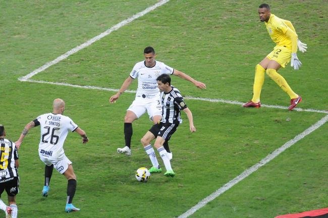 Atltico e Corinthians se enfrentaram no Mineiro, neste domingo (24), em jogo vlido pela 19 rodada da Srie A do Campeonato Brasileiro.