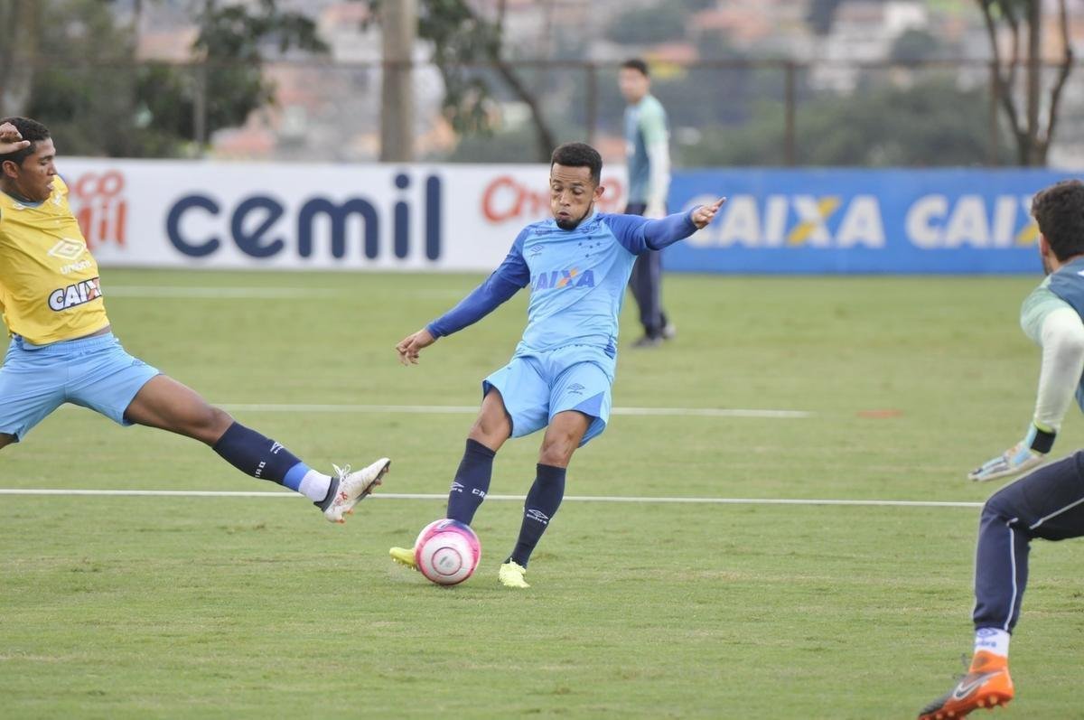 Imagens do treino do Cruzeiro nesta quarta-feira (14), antes do duelo contra o Patrocinense