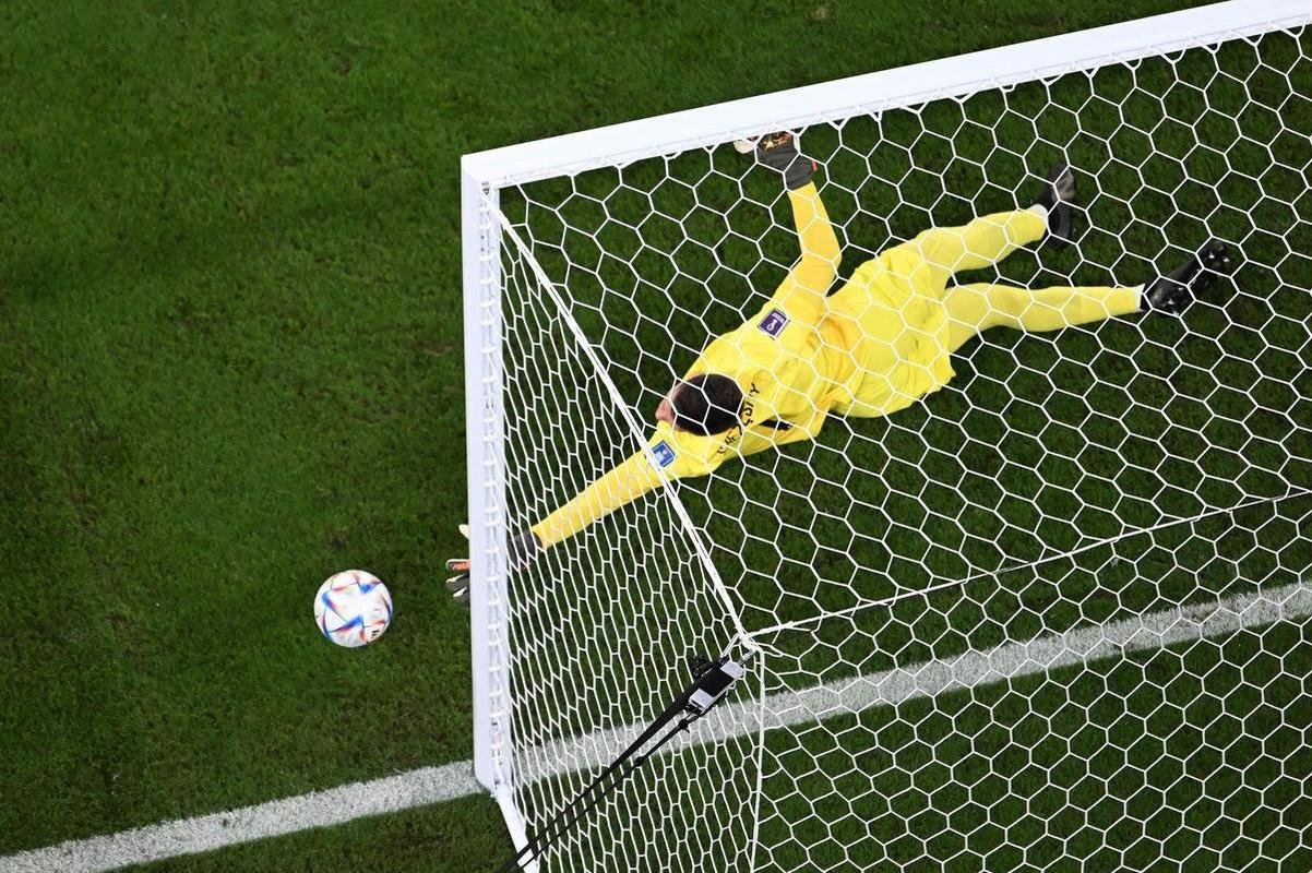 Imagens do jogo entre Mxico e Polnia, pelo Grupo C da Copa do Mundo.