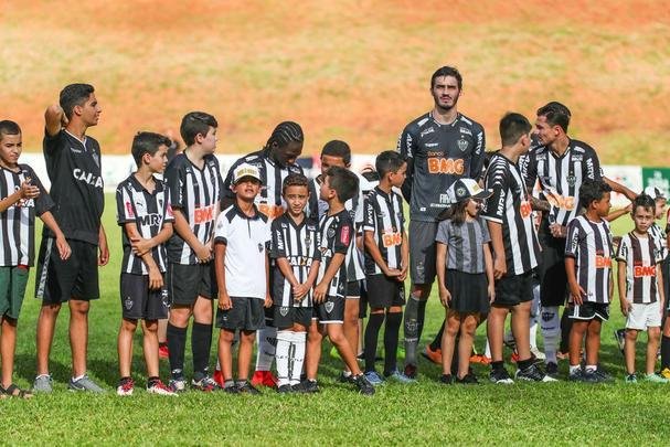 Torcedores do Atlético na partida contra o Patrocinense, no Estádio Pedro Alves do Nascimento, em Patrocínio, pelo Campeonato Mineiro