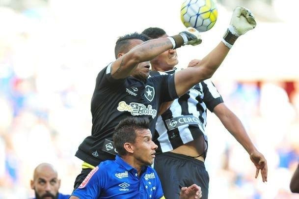 Imagens do jogo entre Cruzeiro e Botafogo no Mineiro