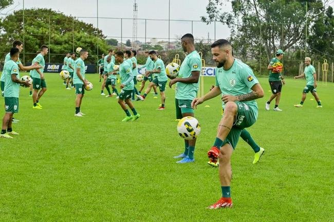 Elenco do Amrica se reapresentou no CT Lanna Drumond nesta quinta-feira, aps trs dias de folga