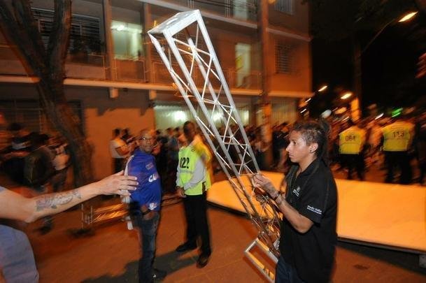 Torcedores protestam contra o cancelamento do evento na Savassi