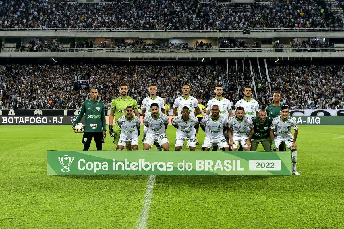 Fotos da partida entre Botafogo e Amrica, pelo duelo de volta das oitavas de final da Copa do Brasil. Jogo foi realizado nesta quinta-feira (14), no estdio Nilton Santos, na cidade do Rio de Janeiro.