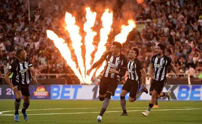 Botafogo lidera o Brasileirão de 2023 após dez rodadas