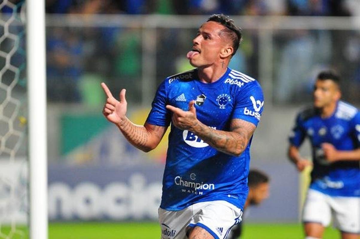 O Cruzeiro goleou o Nutico por 4 a 0 no Independncia, em Belo Horizonte, na 26 rodada da Srie B