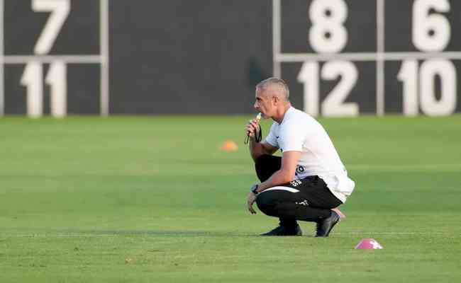 Técnico Sylvinho tenta a reabilitação do Timão no Campeonato Brasileiro 