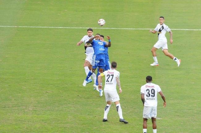 Fotos do jogo entre Cruzeiro e Ponte Preta, no Mineiro, em Belo Horizonte, pela 13 rodada da Srie B do Brasileiro