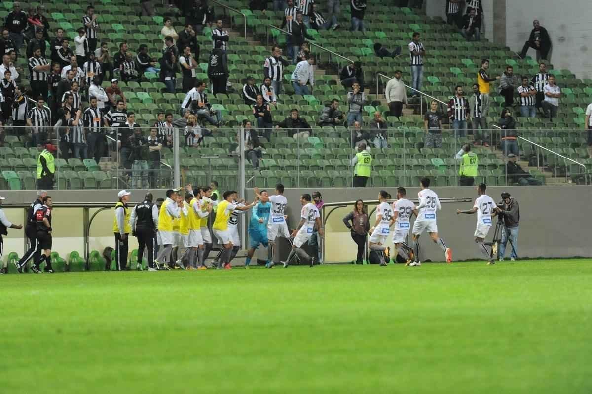 Atltico e Santos se enfrentaram, no Independncia, pela 13 rodada do Campeonato Brasileiro