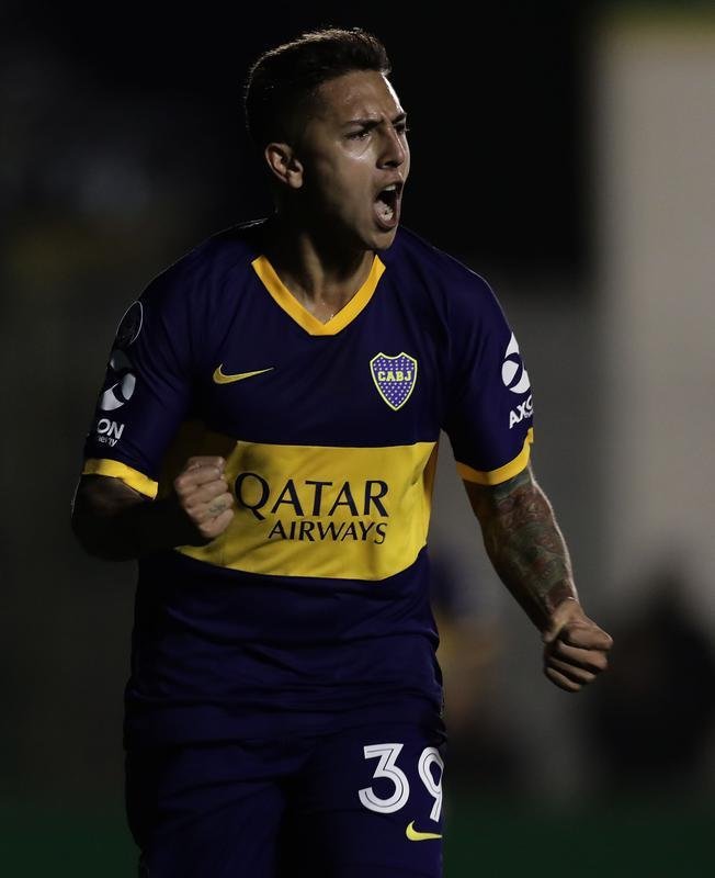 Fotos de Agustn Almendra, volante do Boca Juniors, de 22 anos, que est na mira do Cruzeiro para 2023. Vnculo dele na Argentina vai at junho do prximo ano, o que permite firmar pr-contrato a partir de janeiro com qualquer clube