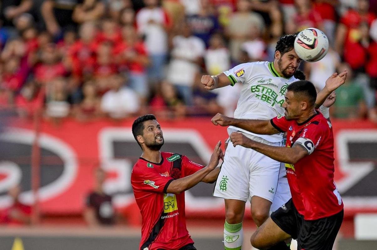 Fotos do jogo entre Pouso Alegre e Amrica