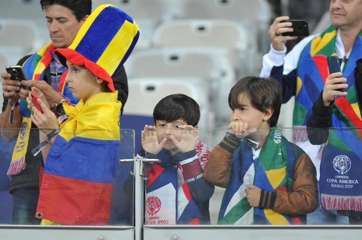 Mineiro recebeu pblico pequeno para duelo entre Equador e Japo nesta segunda-feira. Ainda assim, estrangeiros marcaram presena e tentaram levar incentivo aos jogadores em Belo Horizonte