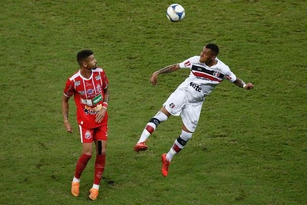 Tricolor do Arruda enfrenta Cavalo de Aço, na Arena de Pernambuco, em partida válida pela 15ª rodada da Série C