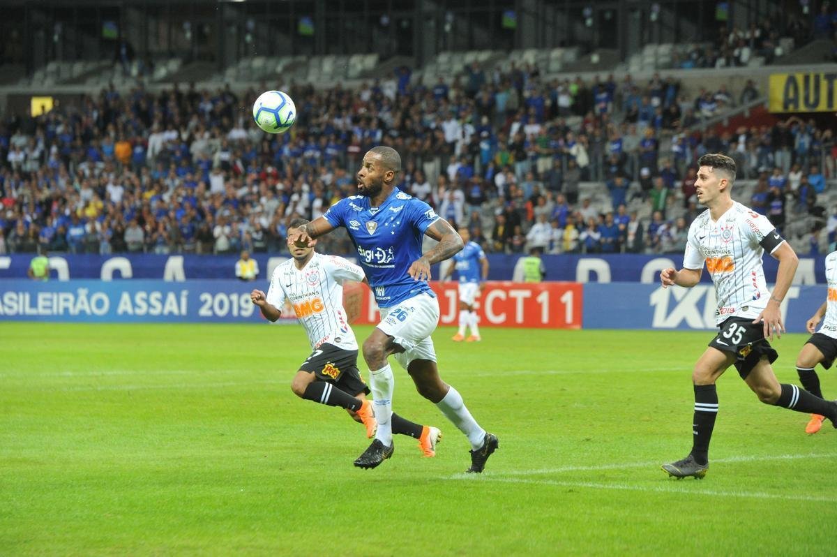 Fotos de Cruzeiro x Corinthians, no Mineiro, pela oitava rodada do Campeonato Brasileiro