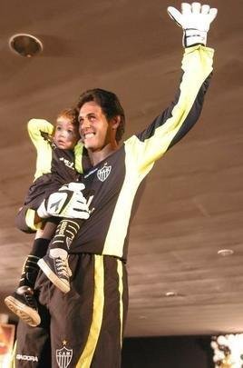 2005 - Uniforme produzido pela Diadora