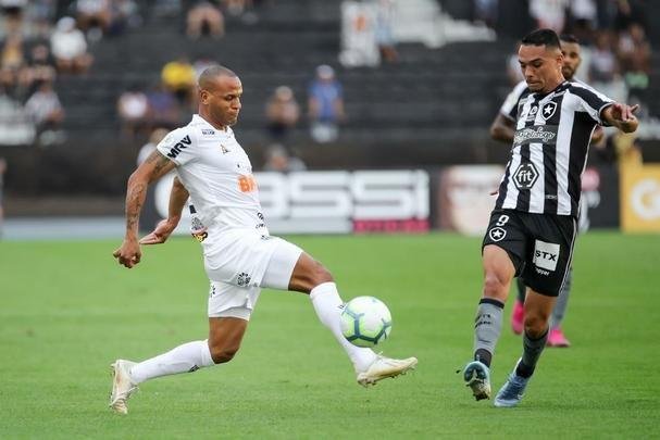 Fotos da vitória do Botafogo sobre o Atlético, por 2 a 1, no Engenhão, pela 18ª rodada do Brasileiro