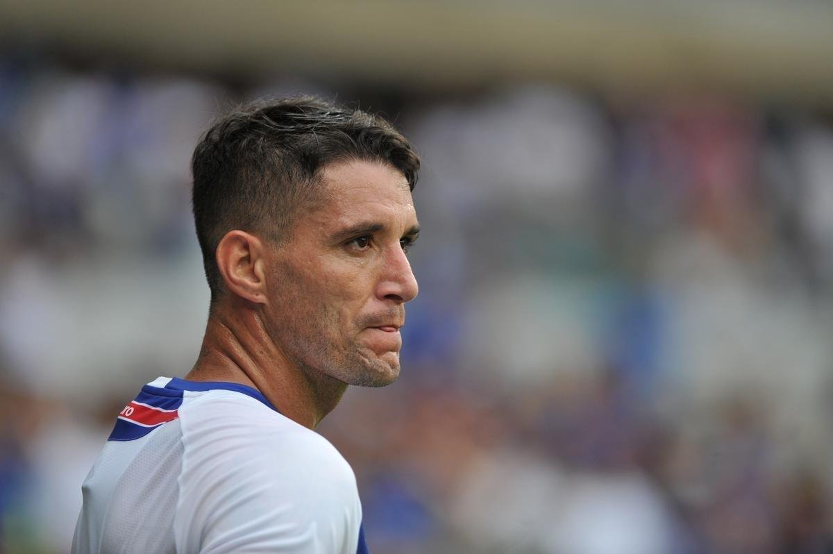 Cruzeiro estreou novo uniforme neste sbado, contra o Grmio