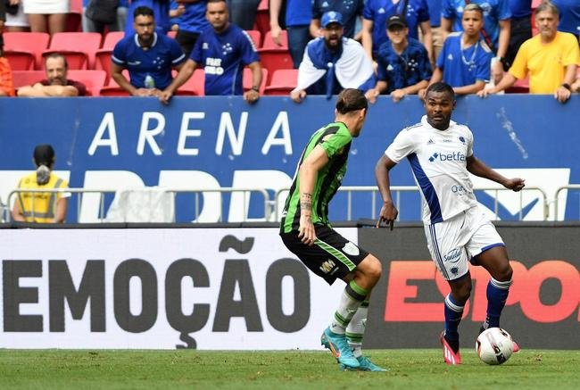 Fotos do jogo entre América e Cruzeiro, pela 3ª rodada do Mineiro, no estádio Mané Garrincha, em Brasília