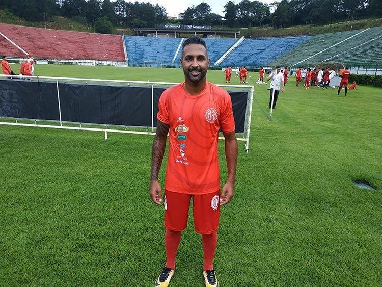 #32 - Fabinho Alves (Tupynambs) - 13 gols em 27 jogos - mdia de 0,48 por jogo.

O atleta tambm defendeu as cores do Sertozinho-SP nesta temporada
