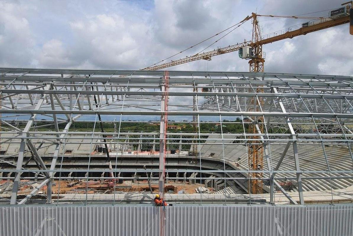 Estdio do Atltico est com 49% das obras concludas, as arquibancadas superiores foram finalizadas e o trabalho atualmente est focado nas instalaes internas, alvenaria e montagem da cobertura e estruturas.