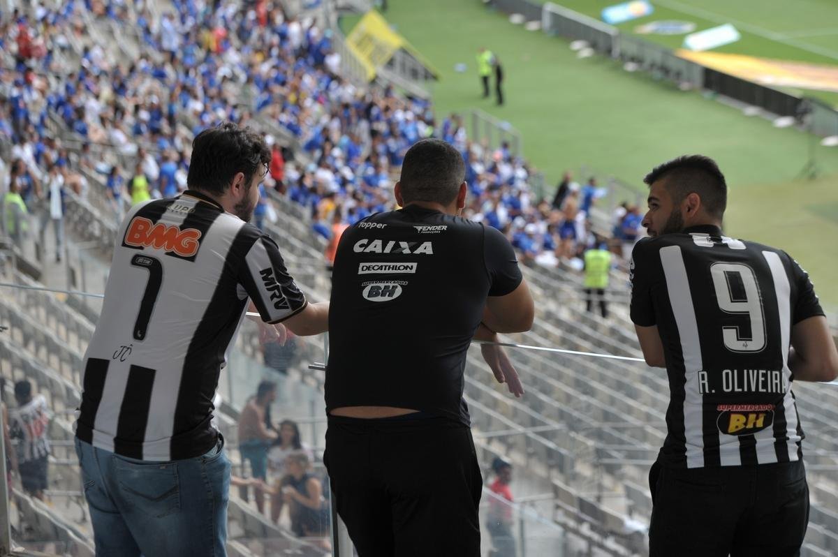 Fotos da torcida do Atltico na primeira final do Mineiro, contra o Cruzeiro, no Mineiro