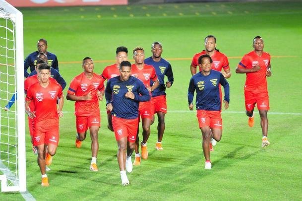 Jogadores do Equador participaram de segundo trabalho no Sesc Venda Nova, na Regio Norte de Belo Horizonte
