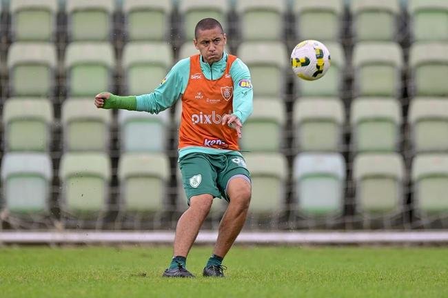 Amrica treina nesta segunda-feira (31/10), no CT Lanna Drumond, focado na partida contra o Internacional