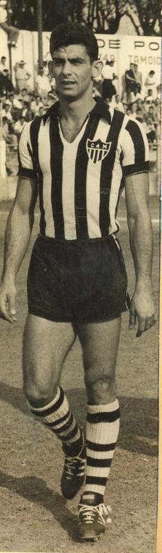 O zagueiro William comeou a carreira no Atltico, em 1952. Foram 12 anos a servio do clube e cinco estaduais conquistados: 1955, 1956, 1958, 1962 e 1963. Segundo o site Galo Digital, o defensor disputou 330 partidas e marcou 19 gols.