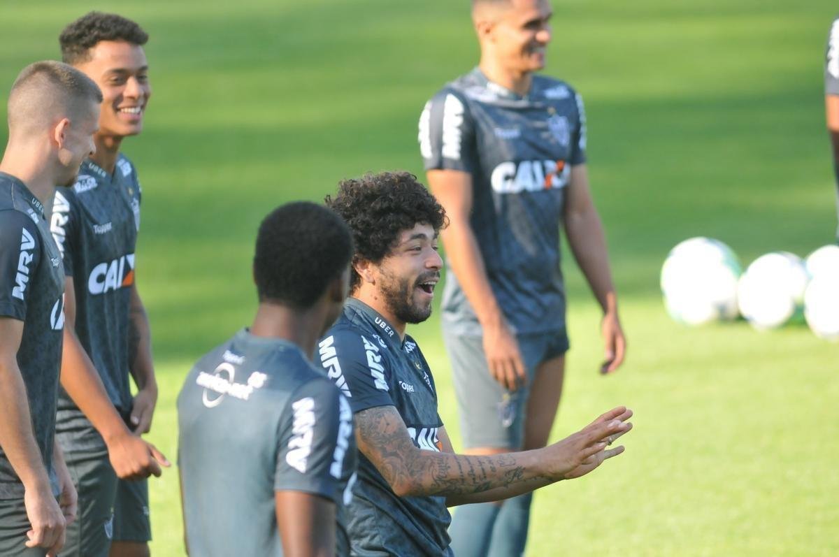 Zagueiro uruguaio Martn Rea treinou pela primeira vez com o elenco do Atltico na Cidade do Galo, j visando ao duelo de domingo, contra o Botafogo, no Rio, pelo Campeonato Brasileiro