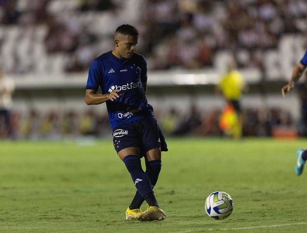 Nutico e Cruzeiro se enfrentaram nesta quinta-feira (13/4), no estdio dos Aflitos, no Recife, pelo jogo de ida da terceira fase da Copa do Brasil