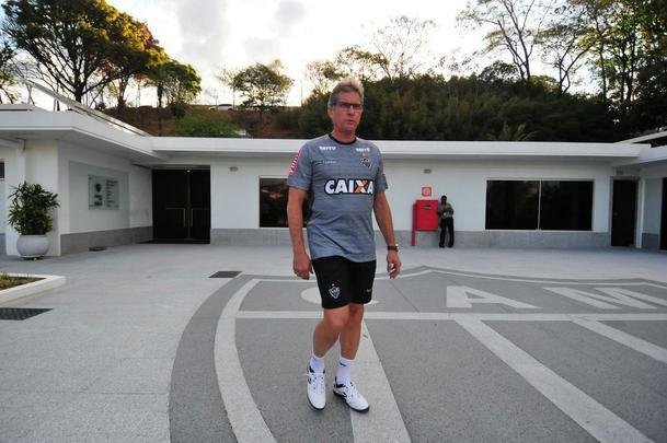 Oswaldo de Oliveira - Oswaldo de Oliveira chegou ao Atlético em 2017 e ajudou a equipe a evitar o rebaixamento. Além disso, recuperou o bom futebol de Robinho e Fred. Em 2018, o time não rendeu. Com isso, Oswaldo foi demitido após seis partidas e uma confusão com o repórter Leo Gomide, da Rádio Inconfidência, após o empate por 1 a 1 com o Atlético-AC, pela Copa do Brasil. Foram 20 jogos, com oito vitórias, nove empates e três derrotas.