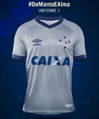 Novo uniforme do Cruzeiro traz como novidade a cor prata